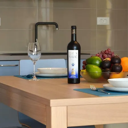 Brand New Luxury Blue Gallery * Split