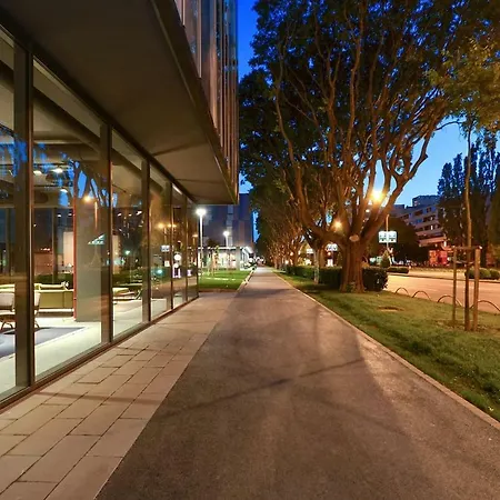 Brand New Luxury Blue Gallery * Split