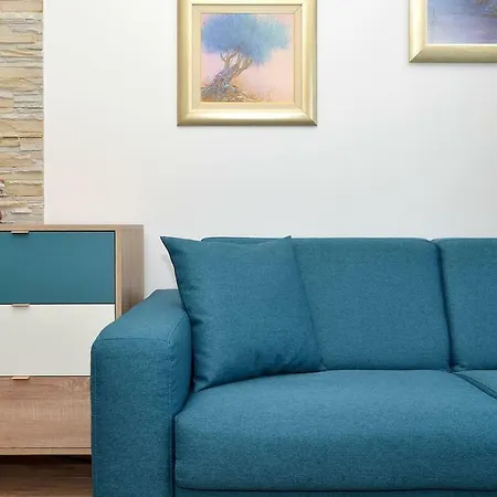 Brand New Luxury Blue Gallery * Split