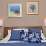 Brand New Luxury Blue Gallery * Split